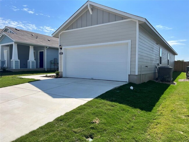 13309 Riding Dr in Pflugerville, TX - Foto de edificio - Building Photo