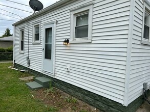 1112 McDonald Ave in New Albany, IN - Foto de edificio - Building Photo