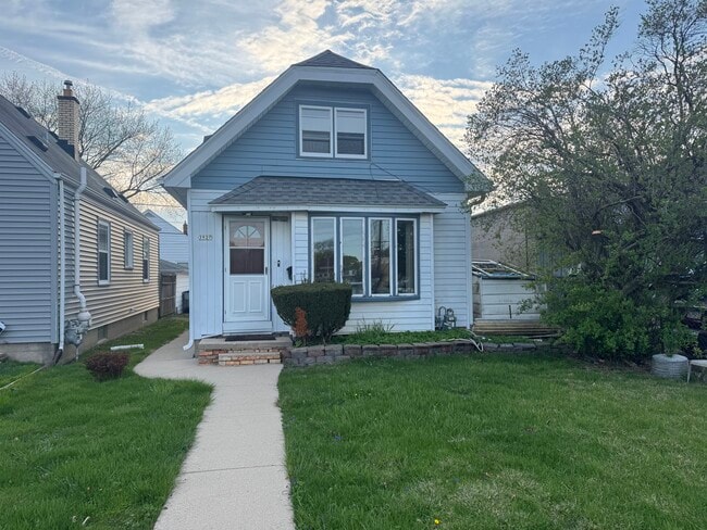 property at 3927 S Clement Ave