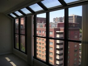 1021 Arlington Blvd, Unit 1216 in Arlington, VA - Building Photo - Building Photo