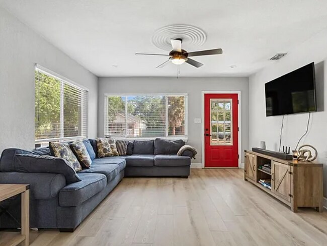 property at 715 W Harlan St