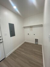 1612 W 5th St in Caldwell, TX - Building Photo - Building Photo