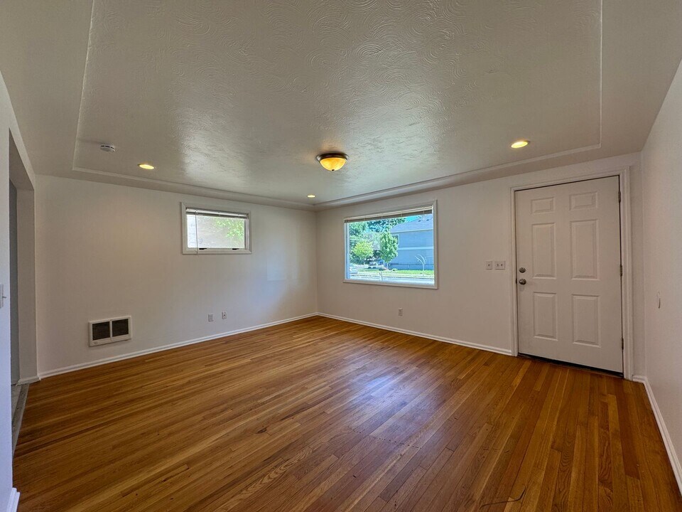 47 E Garland Ave in Spokane, WA - Building Photo
