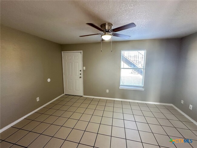 1716 Benttree Dr in Killeen, TX - Foto de edificio - Building Photo