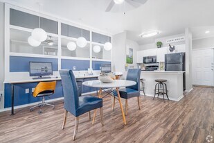 Apex Apartments in San Antonio, TX - Building Photo