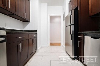 Renovated Giant Prewar 1 bedroom in Brooklyn Heights!, Unit 1E in Brooklyn, NY - Building Photo - Building Photo