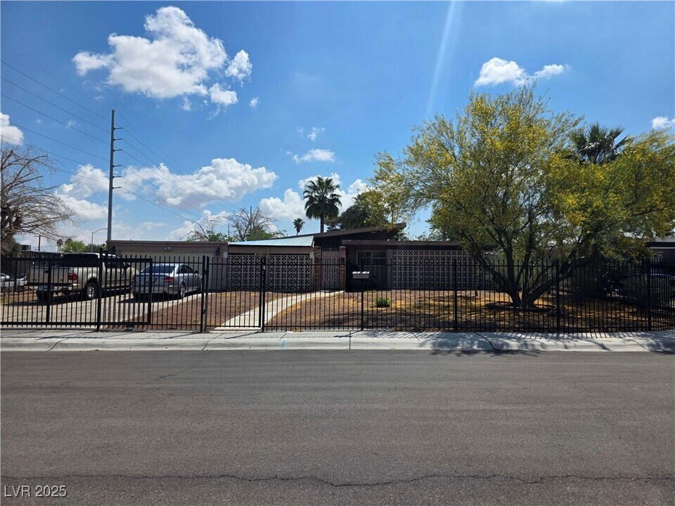 3314 Arapaho Cir in Las Vegas, NV - Building Photo