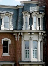 19 Logan Cir NW, Unit 201 in Washington, DC - Foto de edificio - Building Photo