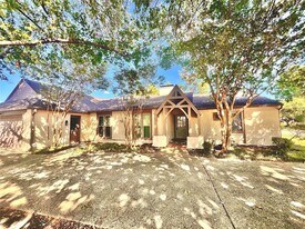 15555 Mosscove Cir in Dallas, TX - Building Photo