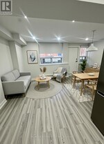 15 Walmer Rd in Toronto, ON - Building Photo
