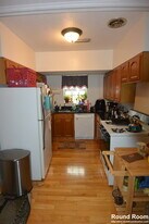 178 Lake Shore Rd, Unit 4 in Boston, MA - Building Photo