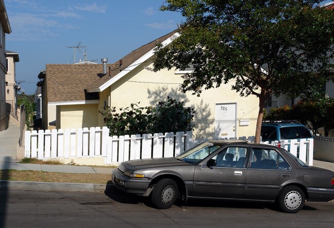 325 Sierra St in El Segundo, CA - Building Photo - Building Photo