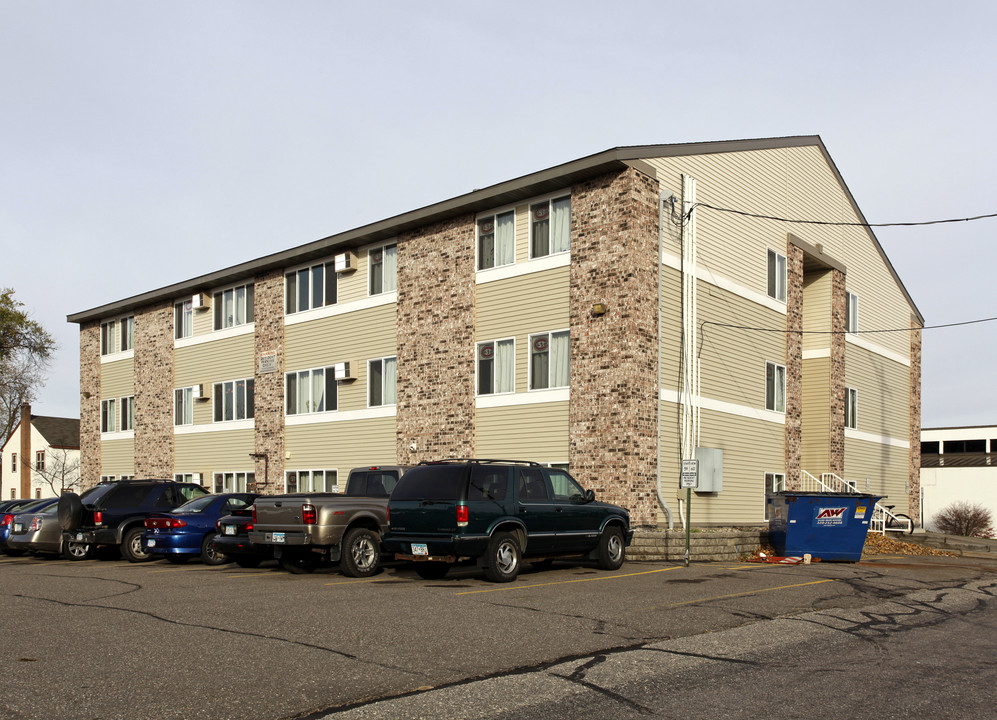 422 4th Ave S in St. Cloud, MN - Building Photo