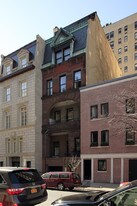 4 E 78th St in New York, NY - Building Photo