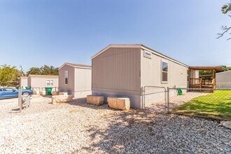 105 E Briar Dr in Granite Shoals, TX - Building Photo - Building Photo