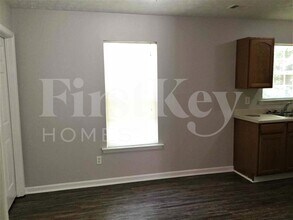 9161 Thrash St SW in Covington, GA - Building Photo - Building Photo