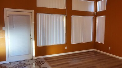 4216 Fino Cir in North Las Vegas, NV - Building Photo - Building Photo