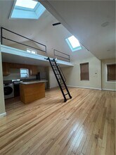 108-12 Rockaway Beach Blvd in Queens, NY - Foto de edificio - Building Photo