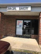 702 W Main St in Jamestown, NC - Building Photo