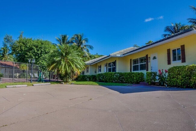 property at 1123 Highland Beach Dr