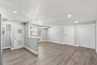 The Courtyards at Bensalem in Bensalem, PA - Foto de edificio - Building Photo