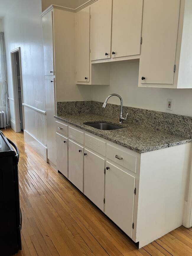 31 Pleasant St, Unit 1