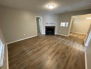 813 Hammond Manor Dr, Unit C in Baton Rouge, LA - Building Photo - Building Photo