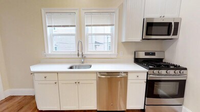 9 Claremon St, Unit 1 in Somerville, MA - Foto de edificio - Building Photo