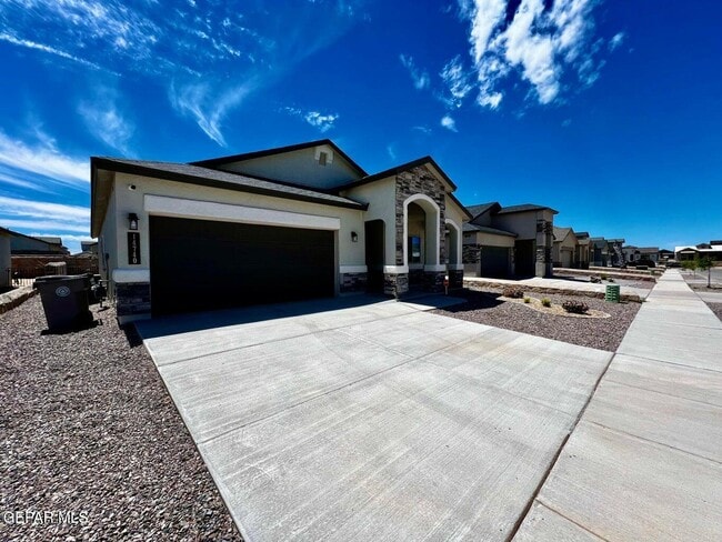 14740 Mike a Mendoza Ave in El Paso, TX - Building Photo - Building Photo