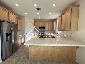 7 Tove Ct in Elk Grove, CA - Building Photo - Building Photo