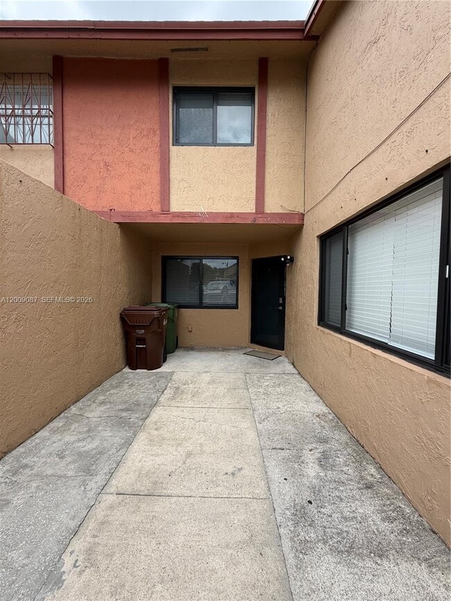 857 W 41st St in Hialeah, FL - Building Photo - Building Photo