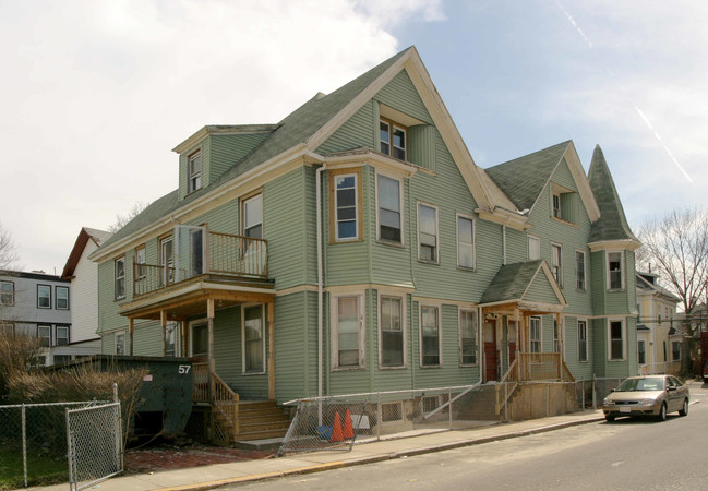 408 Seaver St in Boston, MA - Foto de edificio - Building Photo