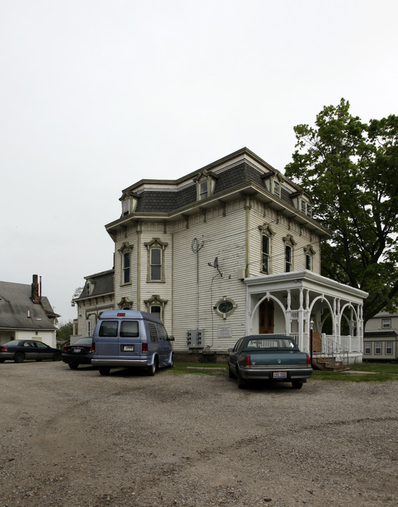 333 N Chestnut St in Ravenna, OH - Foto de edificio