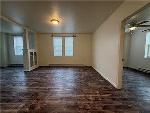 570 Kendall Ave in Lyndora, PA - Building Photo - Building Photo