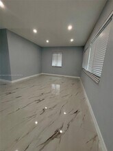 16440 NE 10th Ave in North Miami Beach, FL - Building Photo - Building Photo