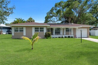 246 SE 44th St in Cape Coral, FL - Building Photo - Building Photo