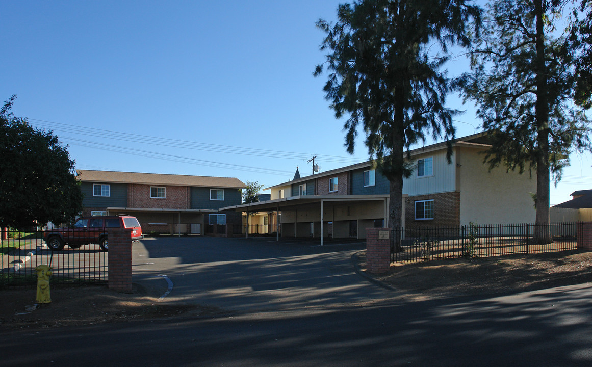 808 B St in Ramona, CA - Building Photo