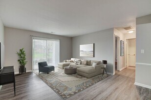 The Lenox Apartment Homes in Indianapolis, IN - Building Photo