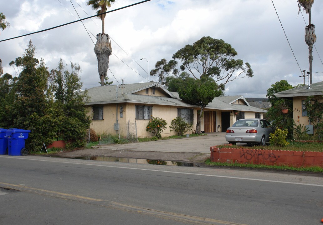 237 W Calle Primera in San Ysidro, CA - Building Photo