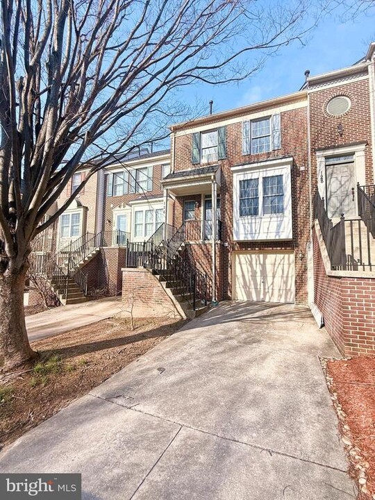 126 Goucher Terrace in Gaithersburg, MD - Building Photo