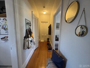 63 Dana St, Unit 3 in Cambridge, MA - Foto de edificio - Building Photo