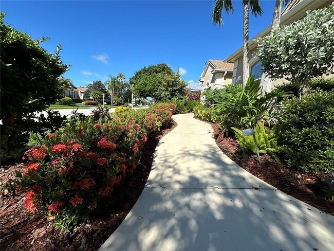 4727 Spinnaker Dr in Bradenton, FL - Foto de edificio - Building Photo