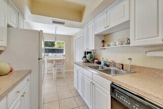 318 SE 7th Ave in Delray Beach, FL - Foto de edificio - Building Photo