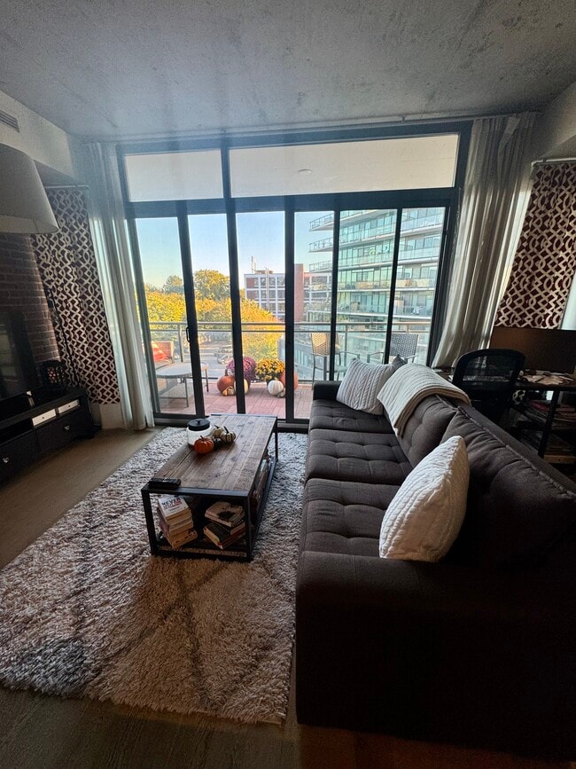 property at 1290 Dundas St E