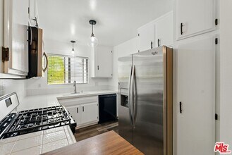 1640 S Bentley Ave in Los Angeles, CA - Building Photo - Building Photo