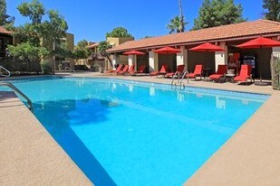 Tempe Vista in Tempe, AZ - Building Photo