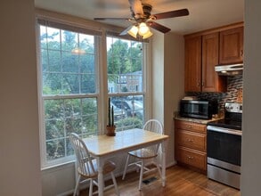 10306 Mockingbird Pond Ct in Burke, VA - Building Photo - Building Photo