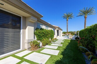 524 Red Arrow Trail in Palm Desert, CA - Building Photo - Building Photo