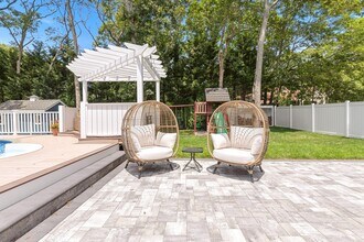 18 Squires Ave in East Quogue, NY - Building Photo - Building Photo