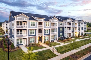 Tryon Farms in Charlotte, NC - Building Photo